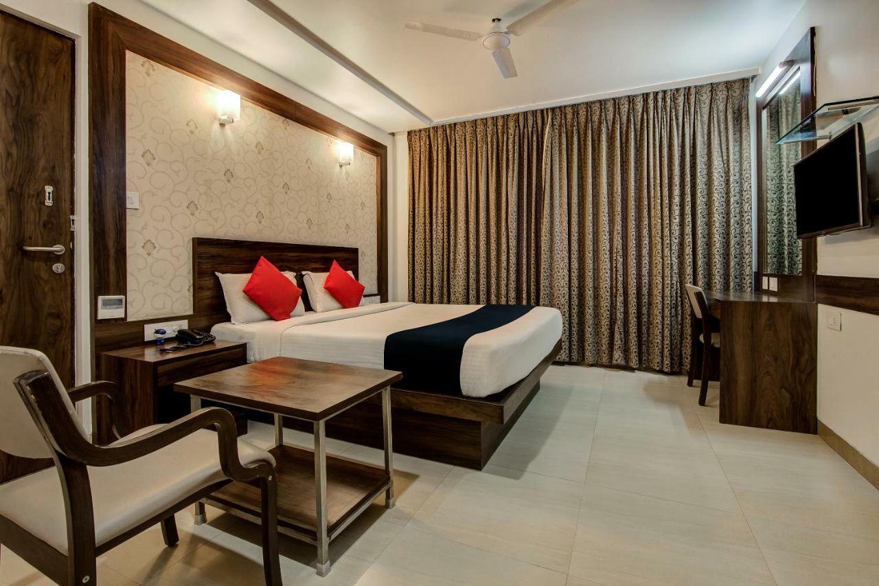 Myspace Hotels Silverstar Bangalore Exteriör bild