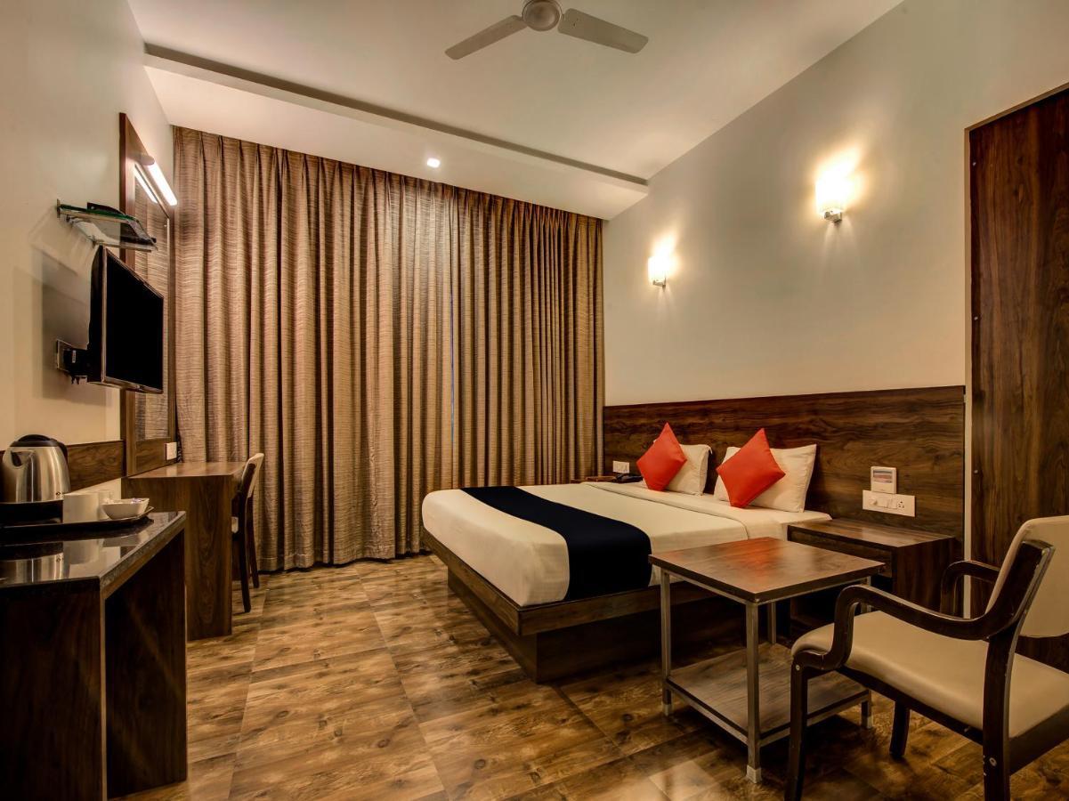Myspace Hotels Silverstar Bangalore Exteriör bild