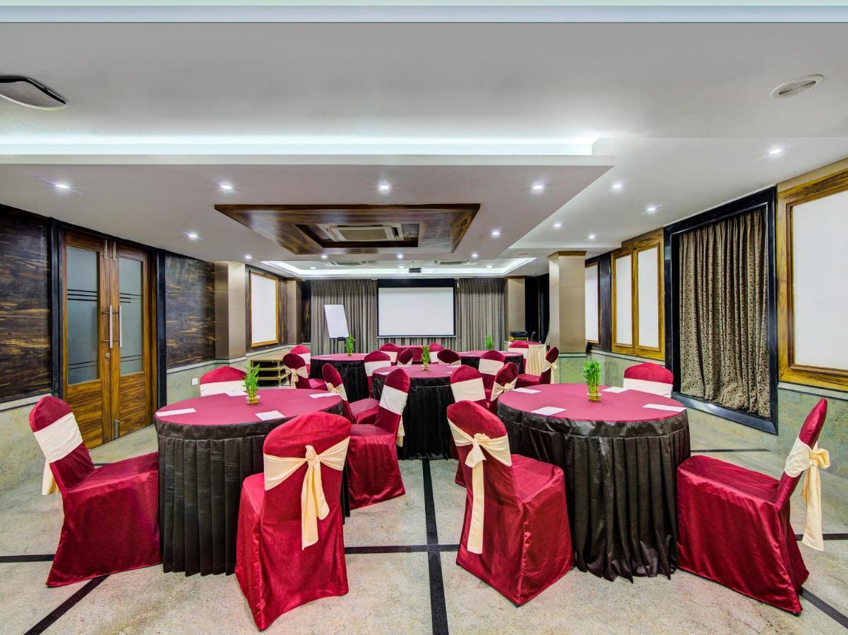 Myspace Hotels Silverstar Bangalore Exteriör bild