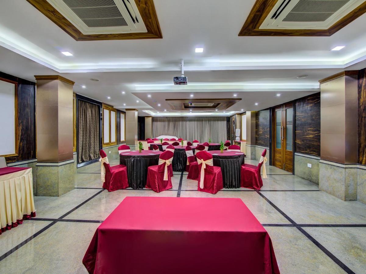Myspace Hotels Silverstar Bangalore Exteriör bild